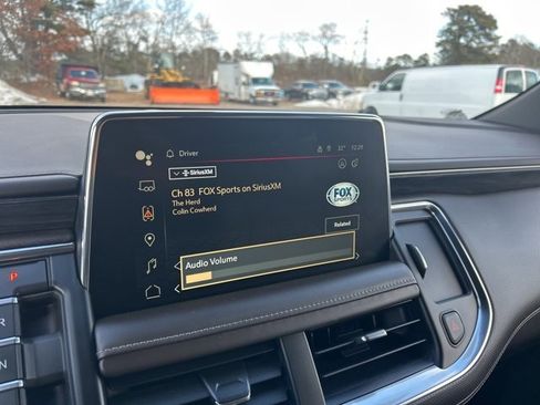 Used 2022 GMC Yukon SLT w/ SLT Luxury Package image 24