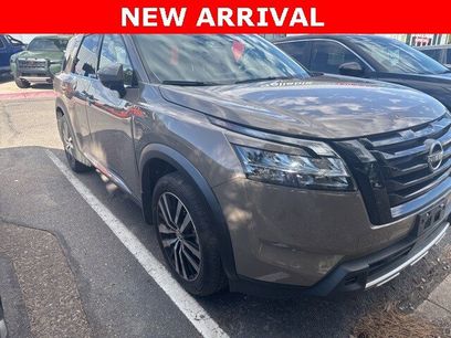 Certified 2023 Nissan Pathfinder Platinum w/ Black Appearance Package