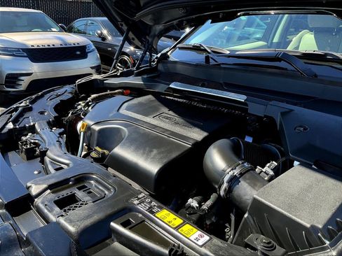 Used 2025 Land Rover Discovery Sport S image 32