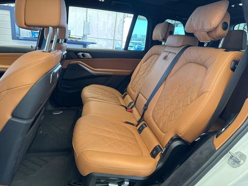 Used 2024 BMW X7 xDrive40i w/ M Sport Package AWD/4WD image 7