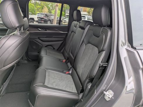 New 2026 Jeep Grand Cherokee Altitude AWD/4WD image 13