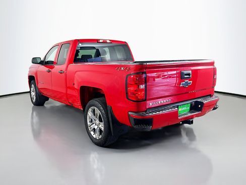 Used 2018 Chevrolet Silverado 1500 Custom w/ Custom Value Package AWD/4WD image 7