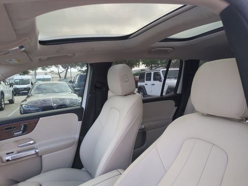Used 2023 Mercedes-Benz GLB 250 image 23