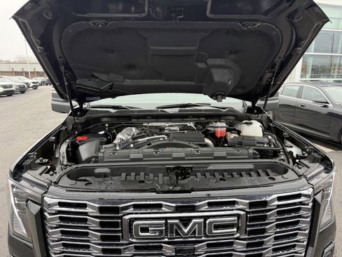 Used 2025 GMC Sierra 2500 Denali Ultimate image 33