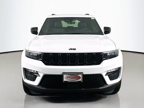 Used 2025 Jeep Grand Cherokee Limited w/ Black Appearance Package AWD/4WD image 18