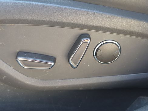 Used 2020 Lincoln Nautilus Reserve FWD image 10