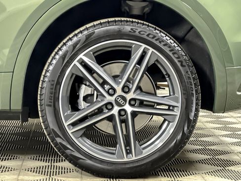 Used 2023 Audi Q5 e Premium Plus w/ Premium Plus Package image 25