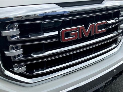 Used 2017 GMC Sierra 1500 SLT w/ SLT Premium Package image 28