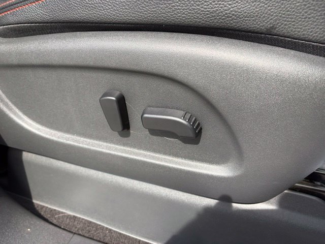 Used 2023 Nissan Titan PRO-4X w/ Pro-4x Convenience Package AWD/4WD image 29