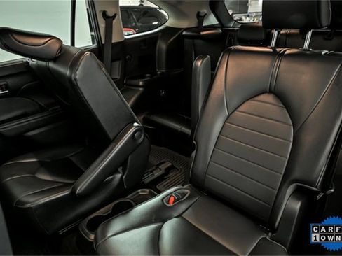 Used 2021 Toyota Highlander XLE image 14