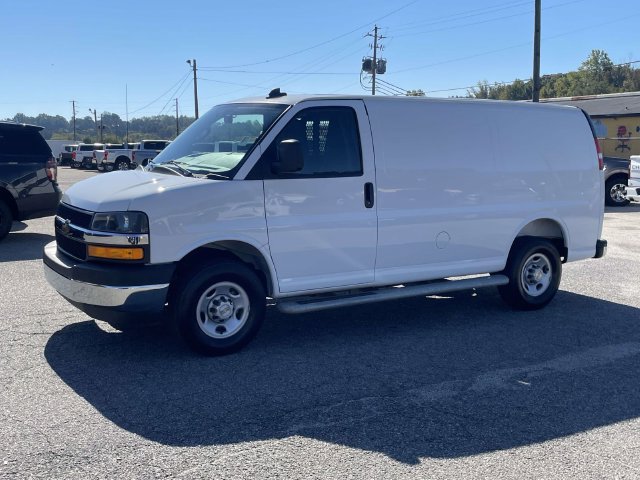 Used 2025 Chevrolet Express 2500 w/ Driver Convenience Package RWD image 9