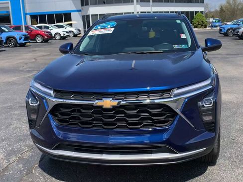 Certified 2024 Chevrolet Trax LT w/ LT Convenience Package image 3