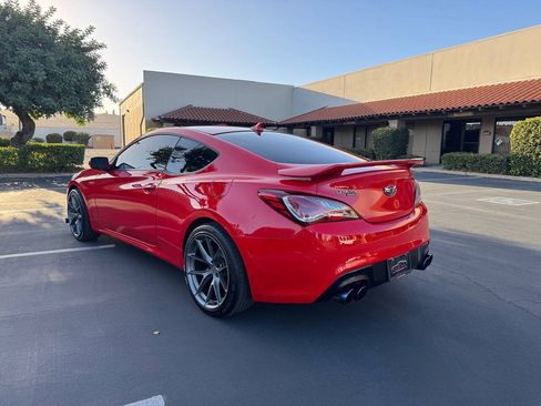 Used 2013 Hyundai Genesis 2.0T RWD image 3