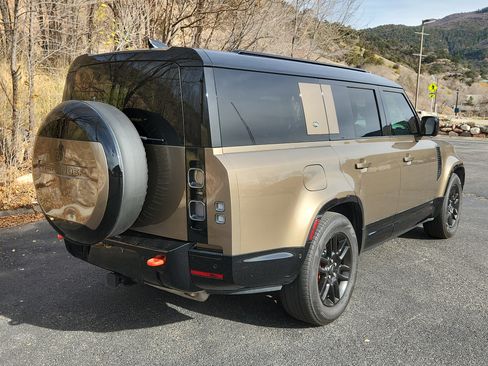 Used 2024 Land Rover Defender 130 X image 3