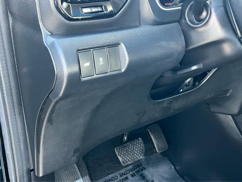 Used 2023 Honda Pilot Touring image 31