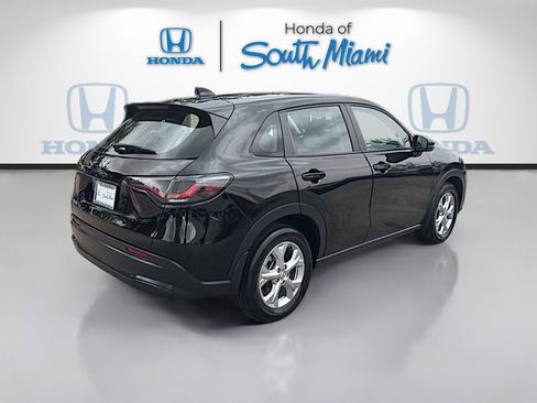 Used 2024 Honda HR-V LX image 7