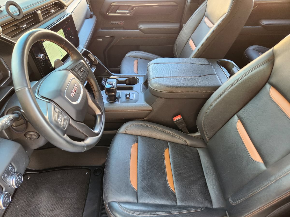 Used 2025 GMC Sierra 1500 AT4 w/ AT4 Premium Package AWD/4WD image 32