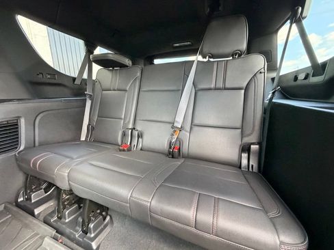 Used 2022 Chevrolet Suburban RST w/ Luxury Package AWD/4WD image 17