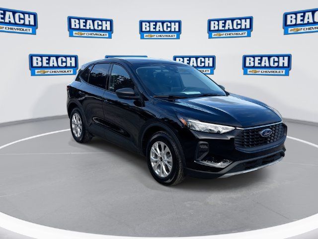 Used 2025 Ford Escape Active FWD image 2