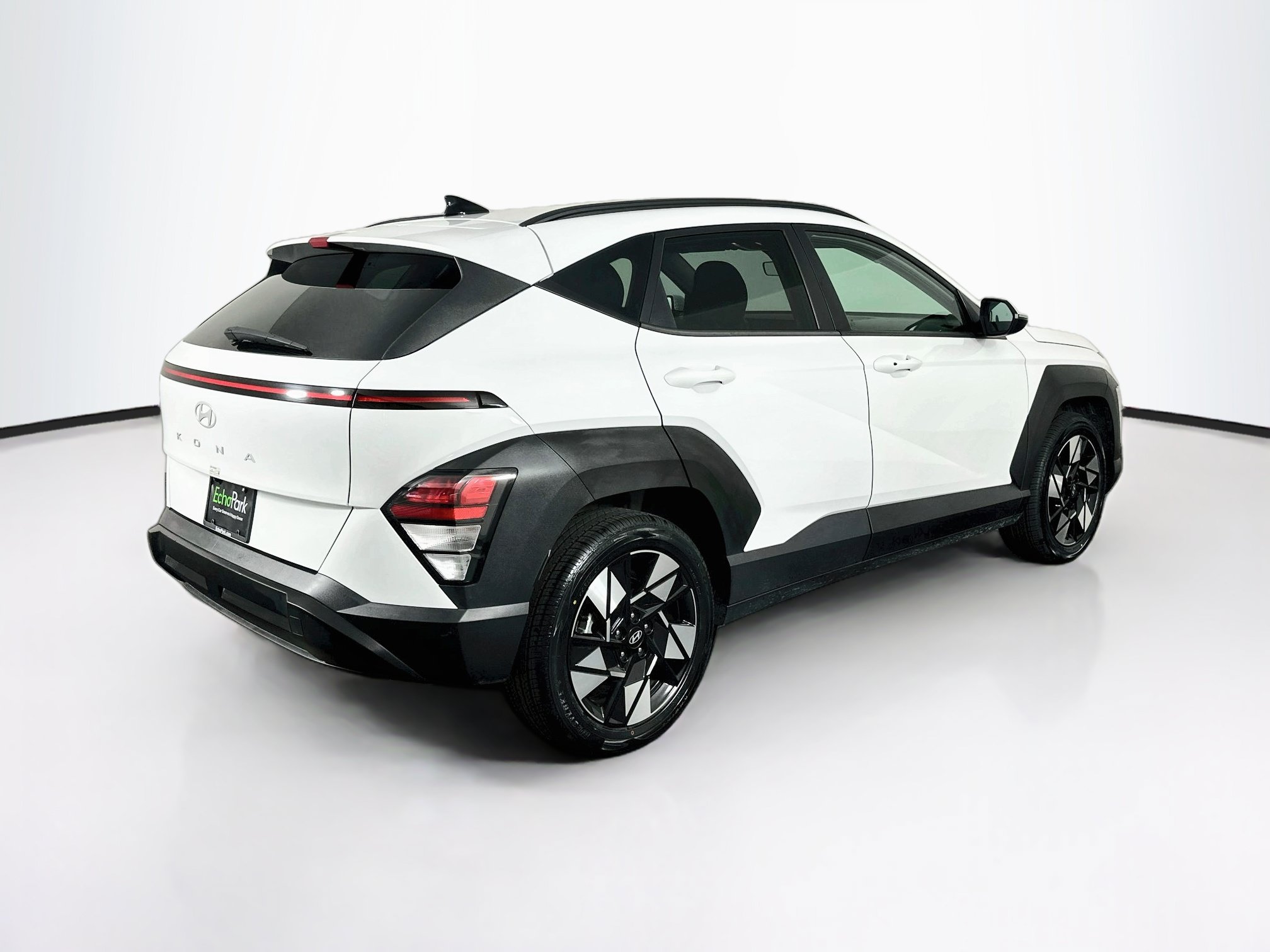 Used 2025 Hyundai Kona SEL FWD image 9