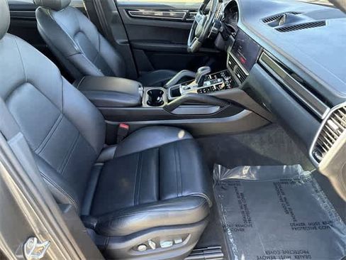 Used 2019 Porsche Cayenne image 19