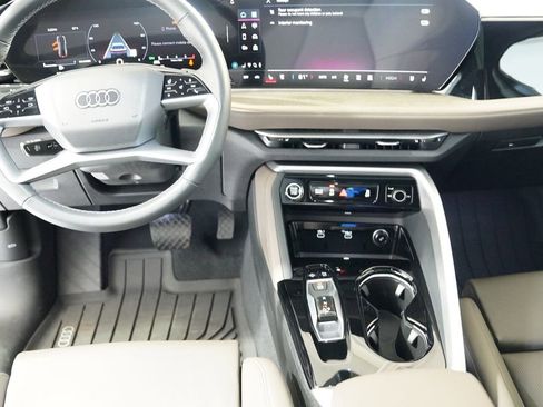 Used 2025 Audi Q5 Premium Plus w/ Premium Plus image 12