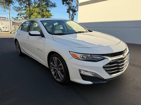 Used 2024 Chevrolet Malibu LT image 2