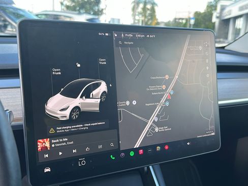 Used 2021 Tesla Model Y 2WD image 12