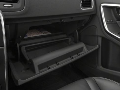 Used 2015 Volvo S60 T5 Premier w/ Convenience Package image 16