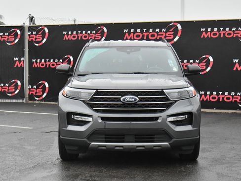 Used 2023 Ford Explorer XLT w/ Equipment Group 202A image 2
