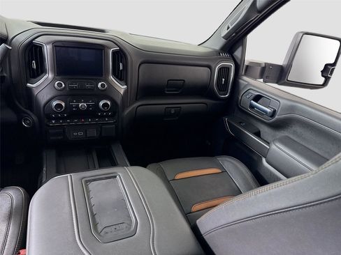 Used 2020 GMC Sierra 3500 AT4 w/ AT4 Premium Package image 18