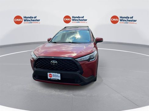 Used 2022 Toyota Corolla Cross LE AWD/4WD image 3