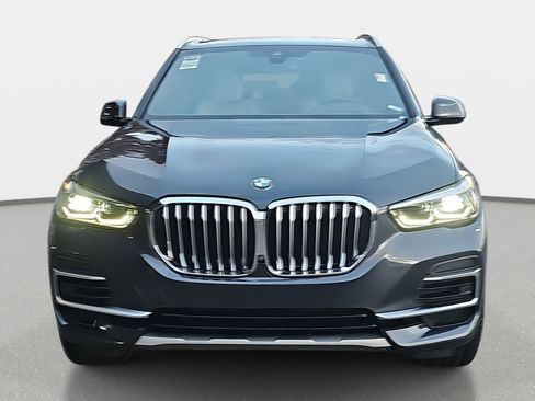 Used 2022 BMW X5 sDrive40i w/ Premium Package image 2