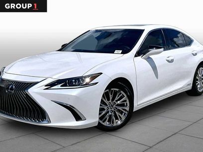 Used 2020 Lexus ES 300h w/ Premium Package