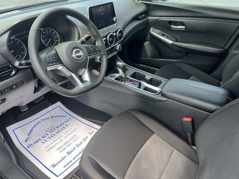 New 2025 Nissan Sentra SR w/ Midnight Edition image 18