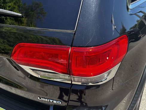 Used 2018 Jeep Grand Cherokee Limited AWD/4WD image 10
