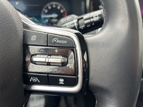 Certified 2023 Kia Sorento SX image 24