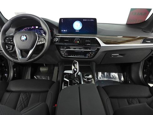 Used 2023 BMW 540i w/ Executive Package RWD image 25
