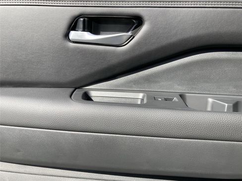 New 2026 Nissan Pathfinder Platinum w/ Cargo Package FWD image 28