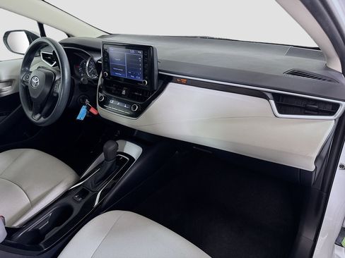 Used 2022 Toyota Corolla LE image 29