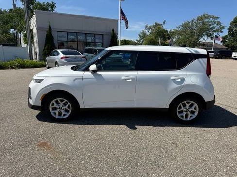 Used 2020 Kia Soul S FWD image 10