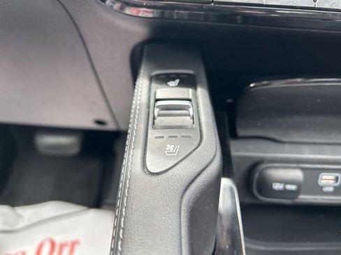 Used 2025 Kia Telluride EX w/ EX Captain's Chair Package AWD/4WD image 29