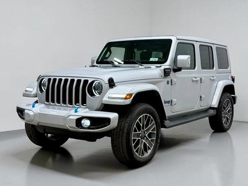 Used 2023 Jeep Wrangler Unlimited Sahara AWD/4WD image 11