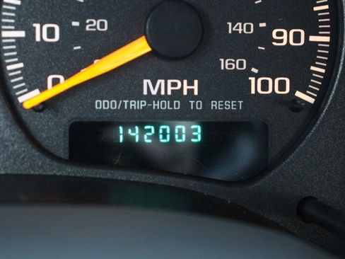 Used 2000 GMC Jimmy SLT w/ Underbody Shield Pkg image 7