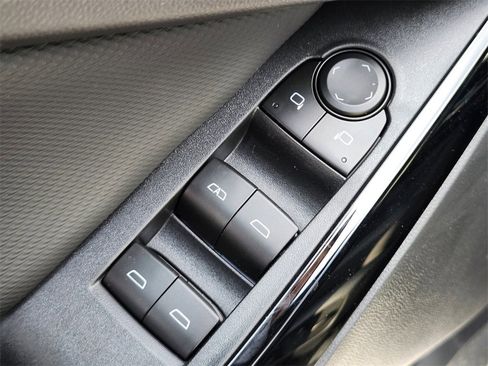 New 2026 Chevrolet Equinox LT w/ Convenience Package II image 17