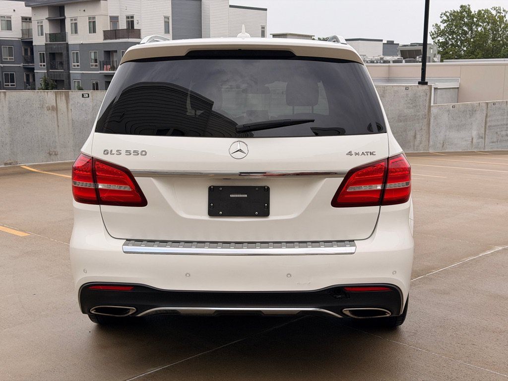 Used 2017 Mercedes-Benz GLS 550 4MATIC image 4