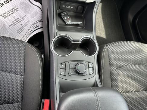 Used 2023 GMC Terrain SLE w/ Driver Convenience Package AWD/4WD image 20