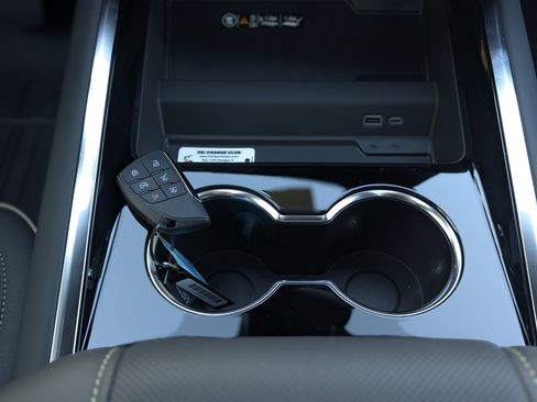 New 2026 Chevrolet Suburban Premier w/ Sun And Tow Package image 28