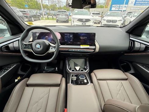 Certified 2025 BMW X3 xDrive30 w/ Convenience Package AWD/4WD image 11