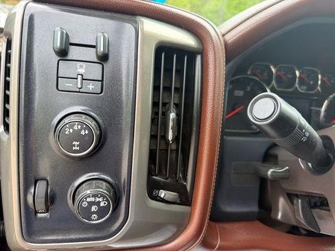 Used 2016 Chevrolet Silverado 3500 High Country w/ Duramax Plus Package AWD/4WD image 17
